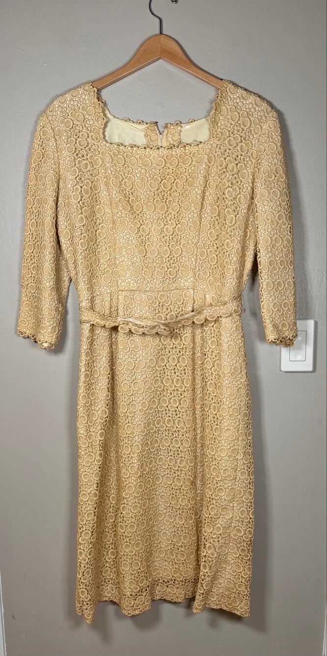 Vintage 1940’s Custom Made Guipure Lace Midi Dress size 6/8 approx